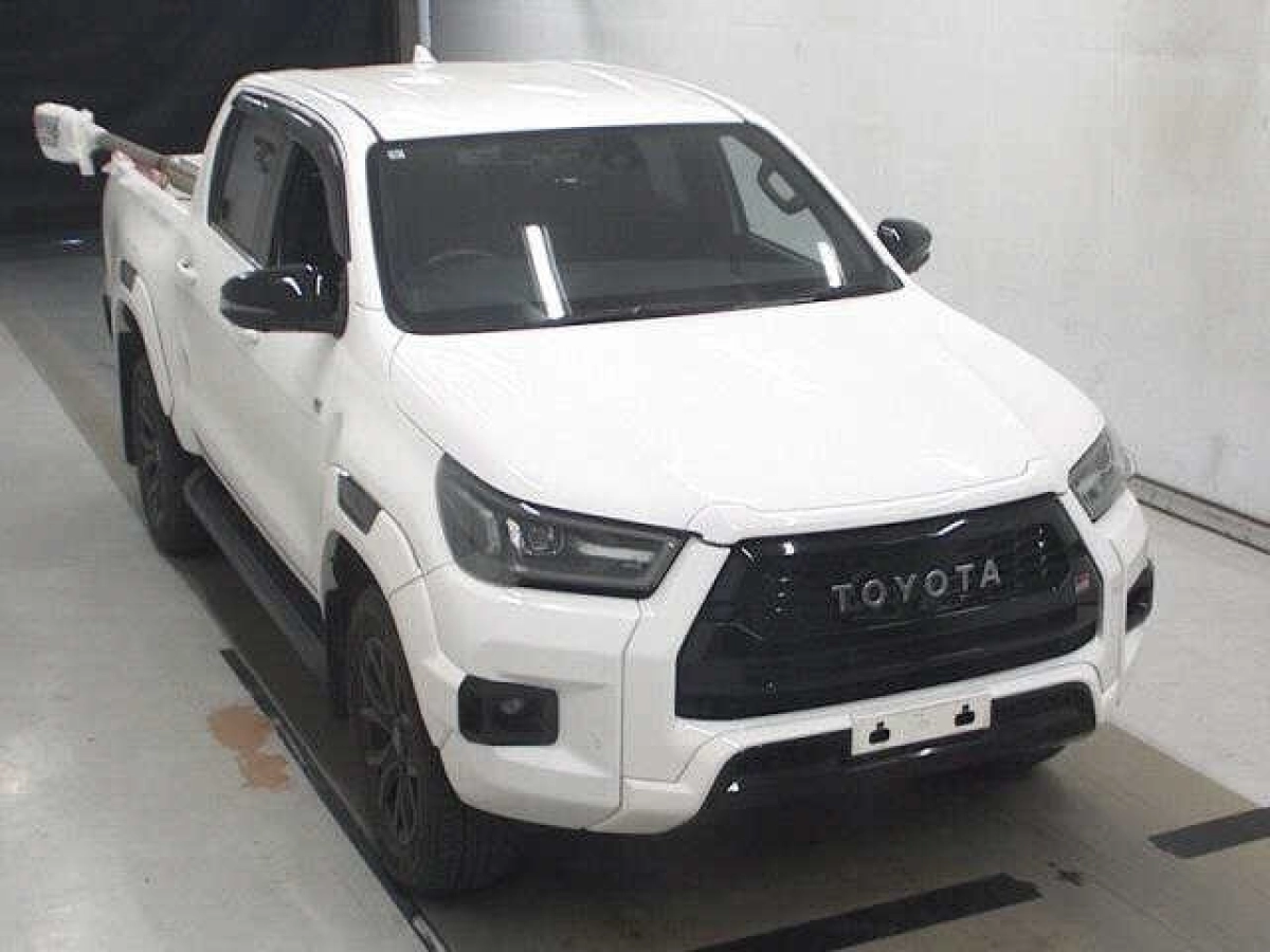TOYOTA HILUX GUN125 2023