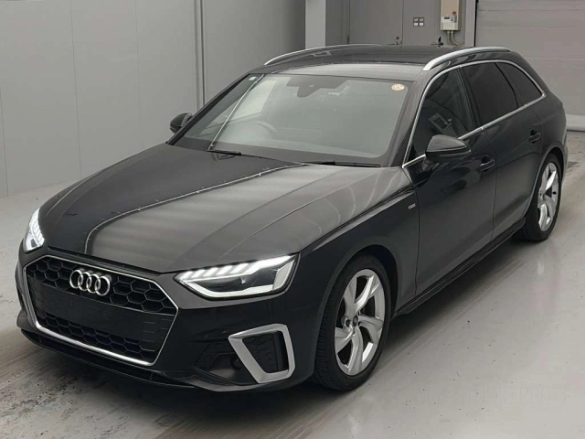AUDI A4 8WDEM 2023