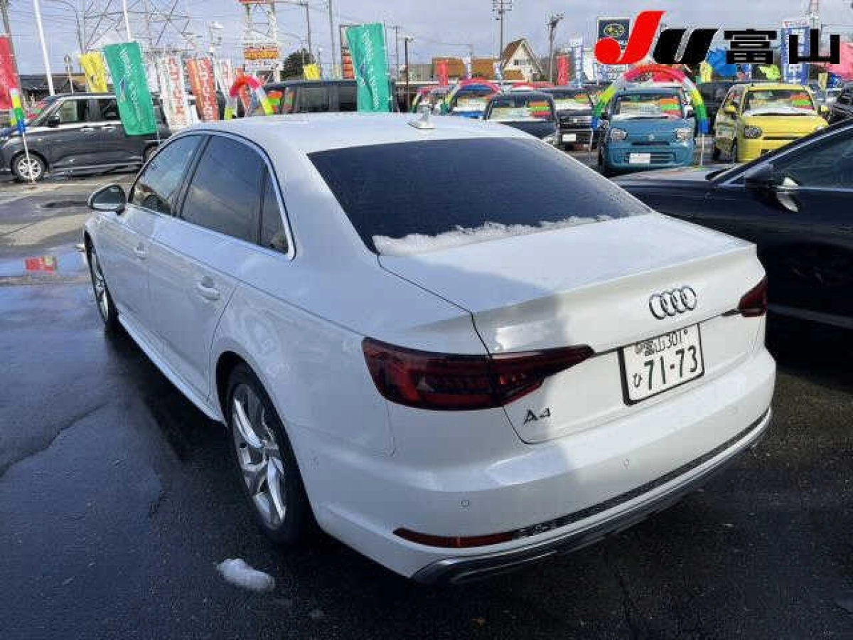 AUDI A4