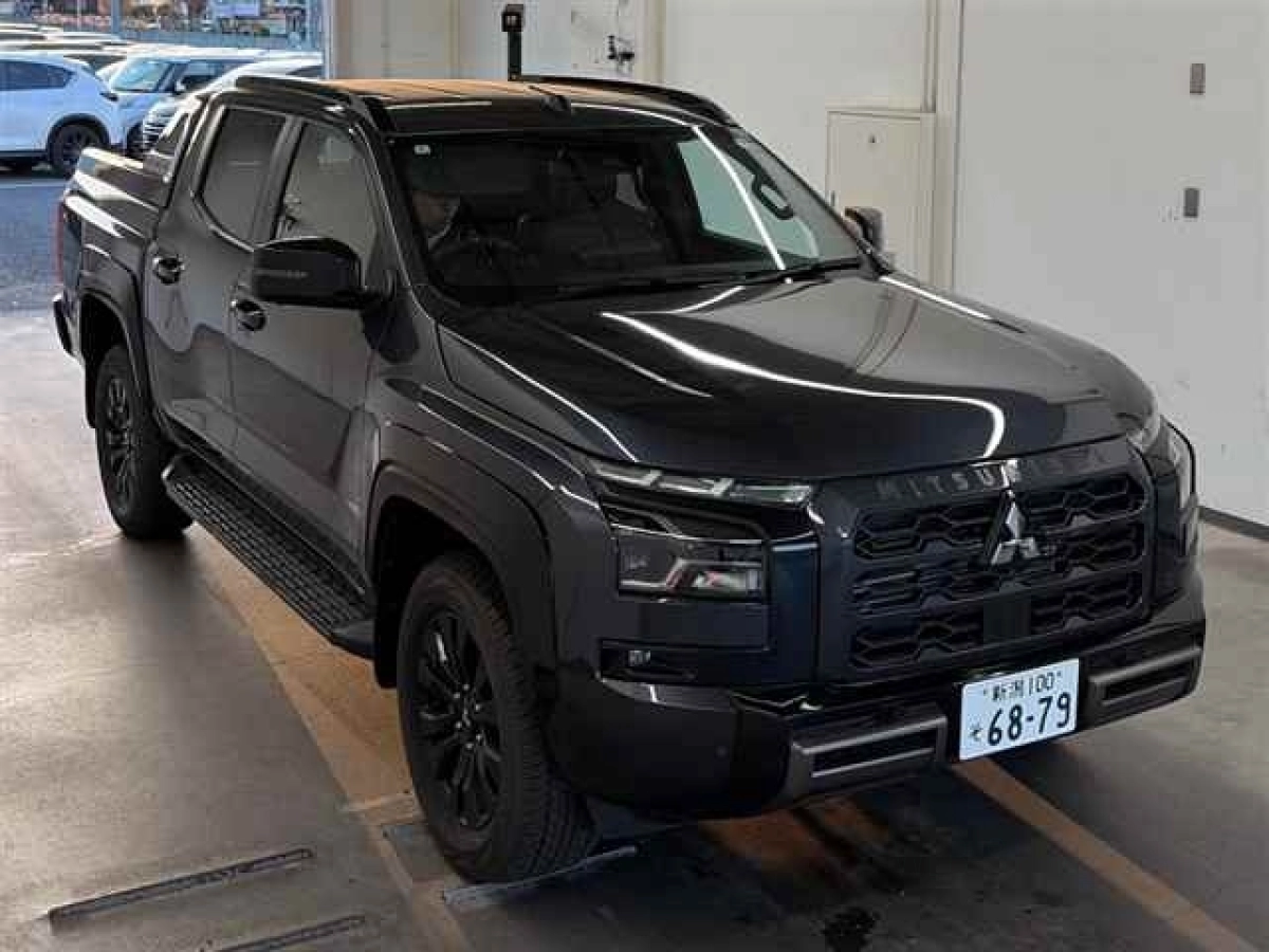 MITSUBISHI TRITON LC2T 2025