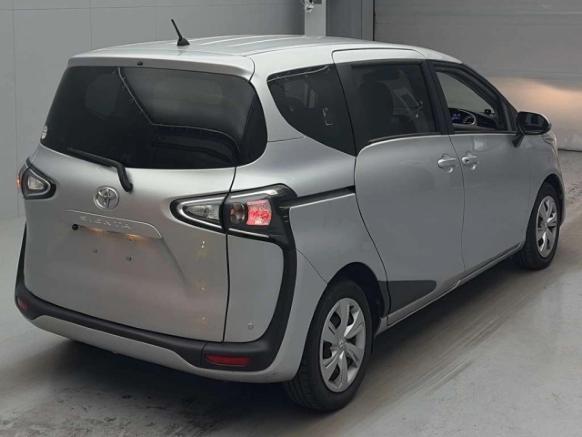 TOYOTA SIENTA