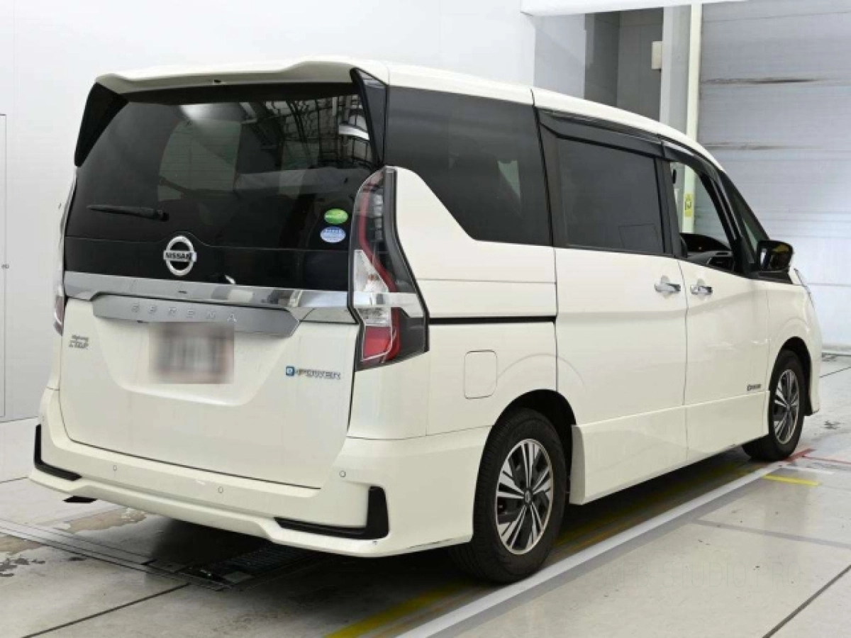 NISSAN SERENA