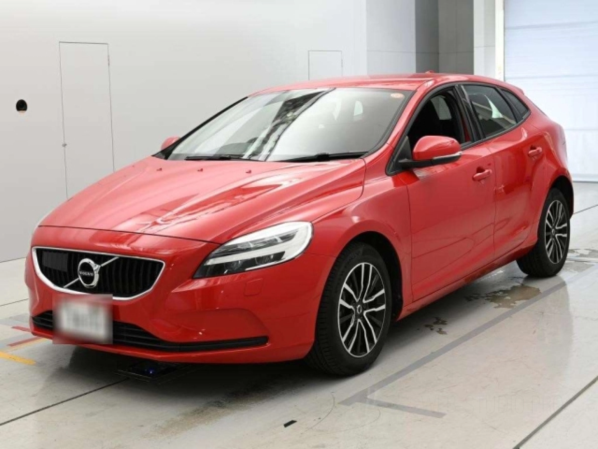 VOLVO V40 MB4154T 2019