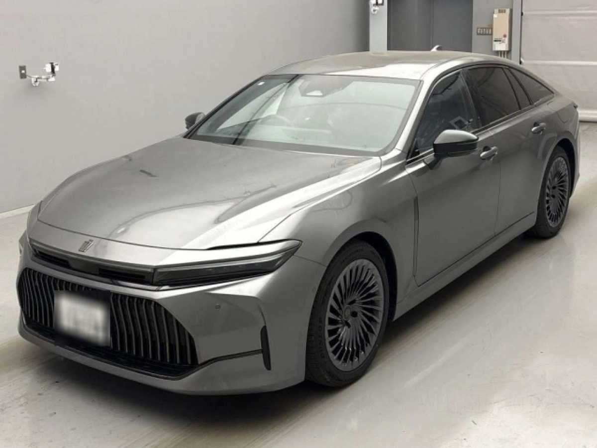 TOYOTA CROWN AZSH32 2026