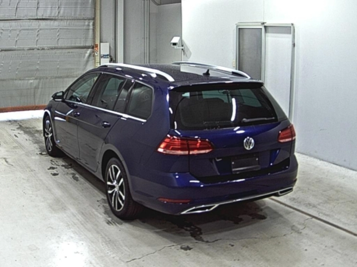 VOLKSWAGEN GOLF VARIANT