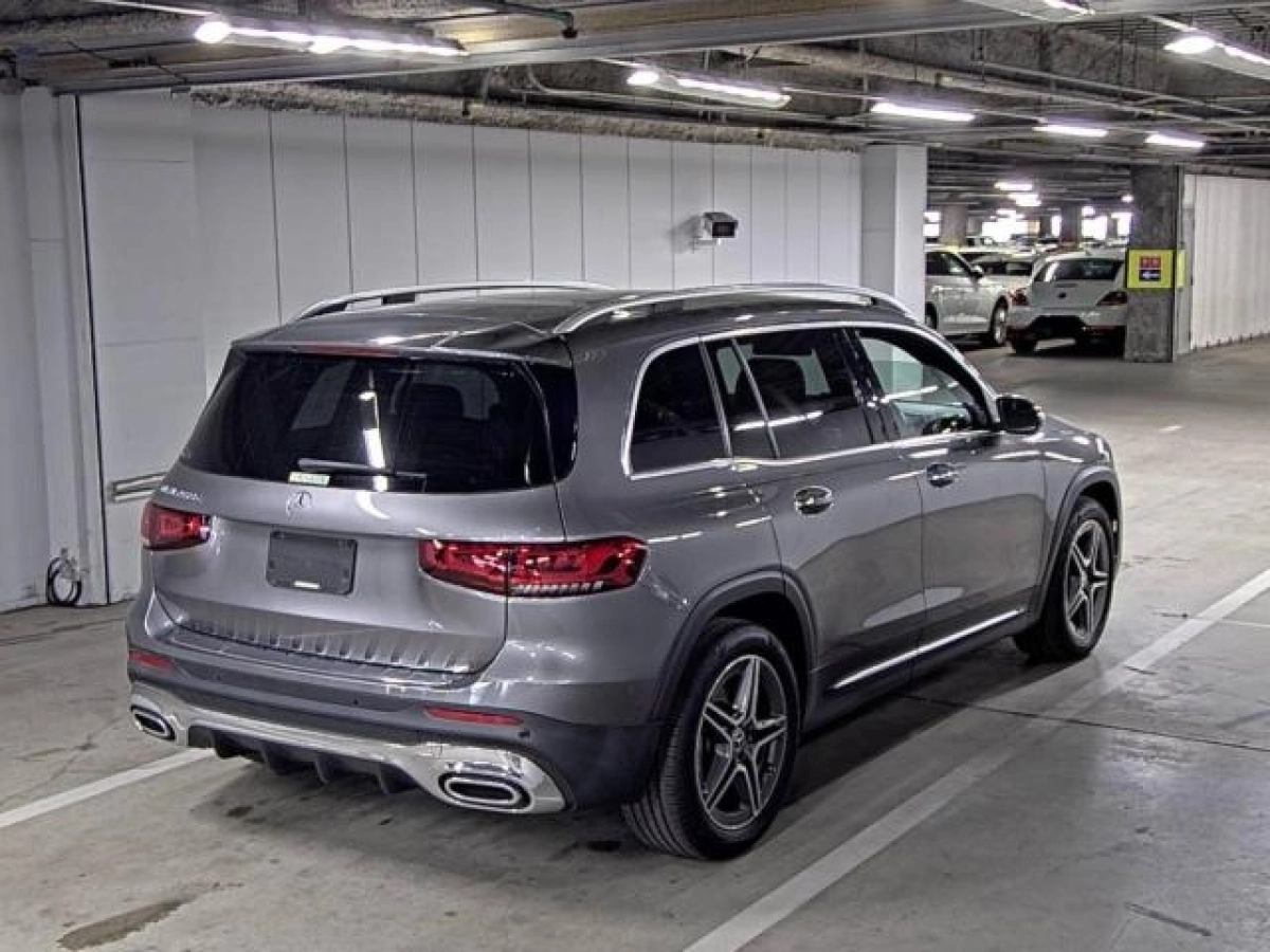 MERCEDES BENZ GLB