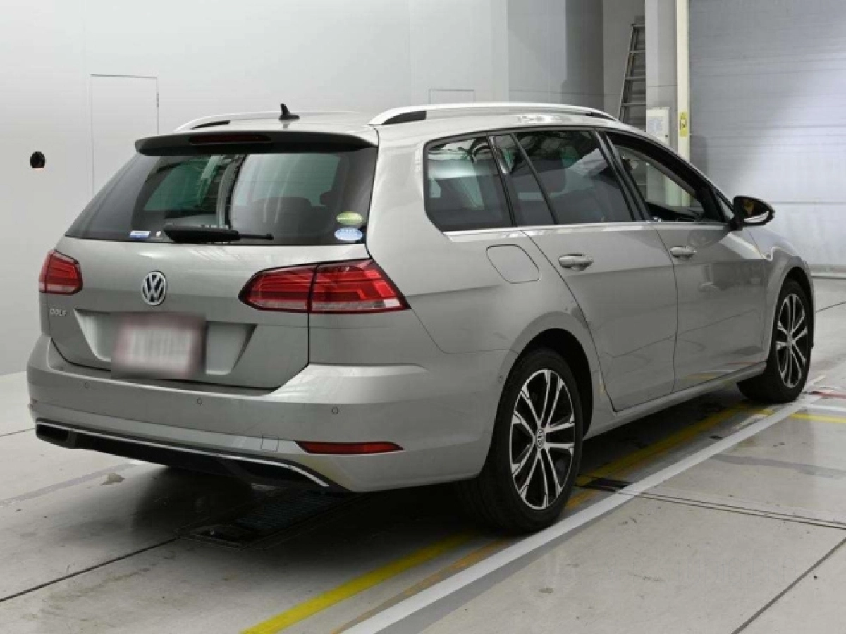 VOLKSWAGEN GOLF VARIANT