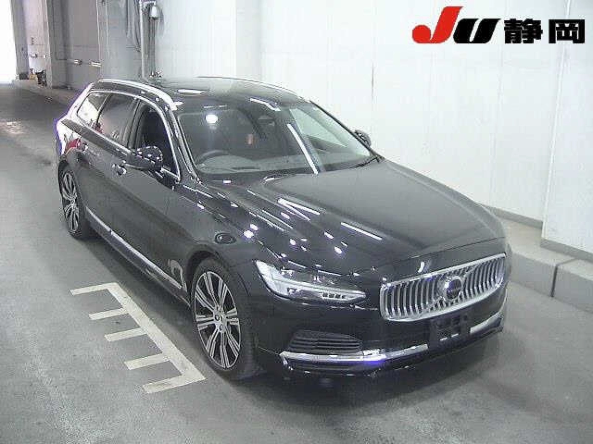 VOLVO V90 PB420P2A 2022