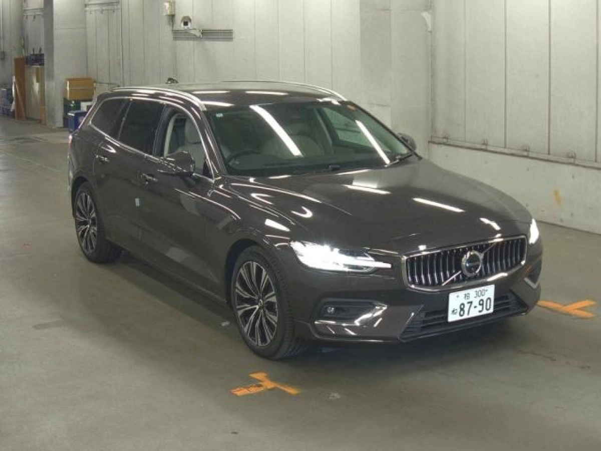 VOLVO V60 ZB420TM2 2024