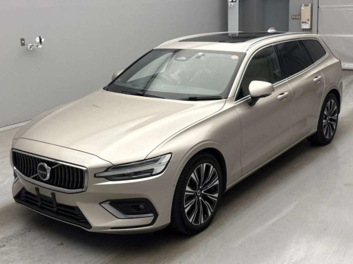 VOLVO V60 ZB420TM 2023