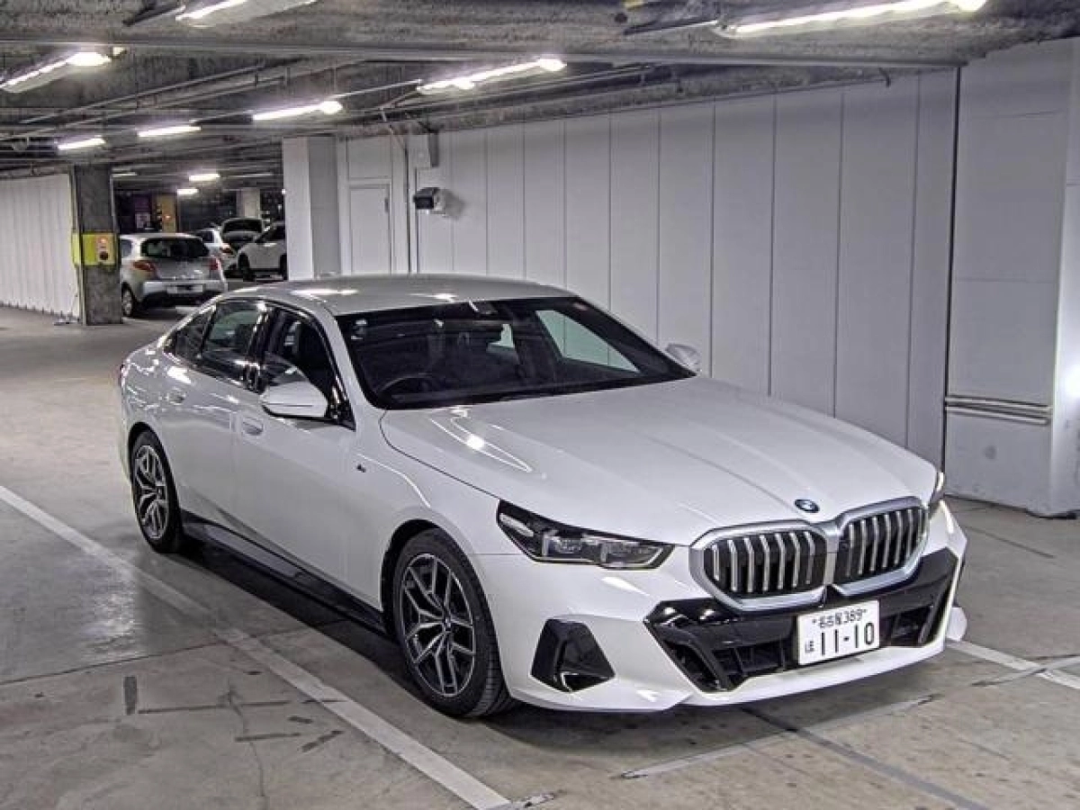 BMW 5 SERIES 12FJ20 2023