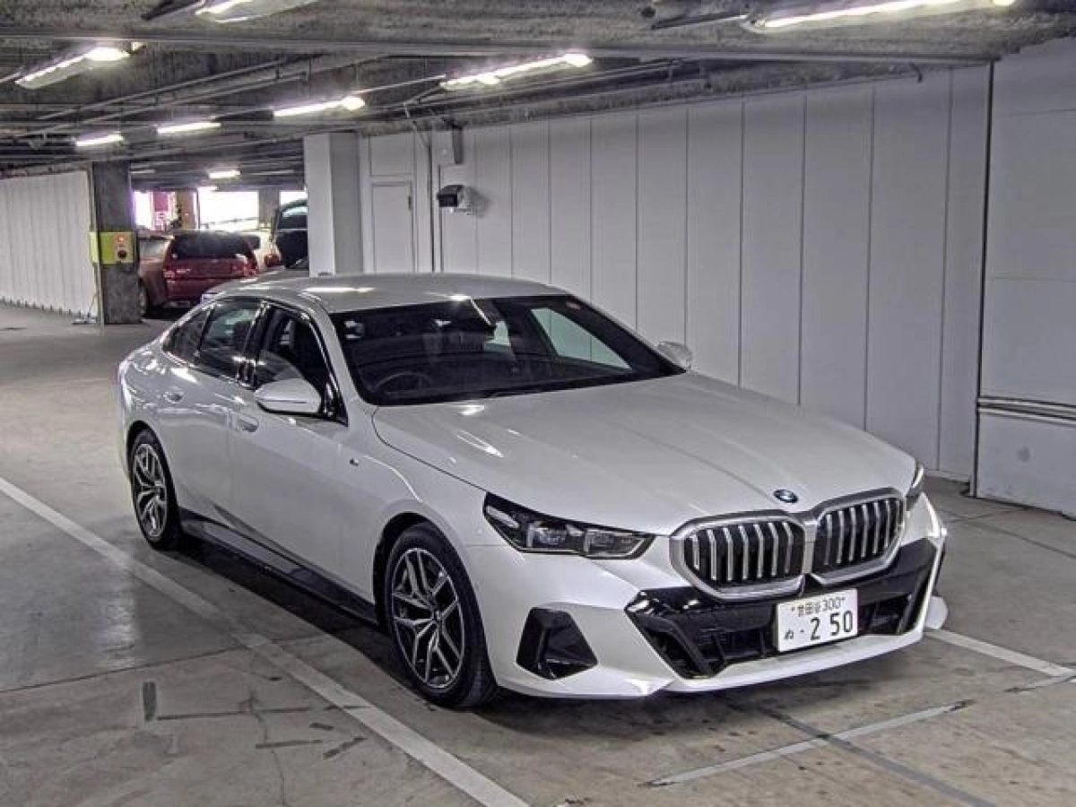 BMW 5 SERIES 22FL20 2024