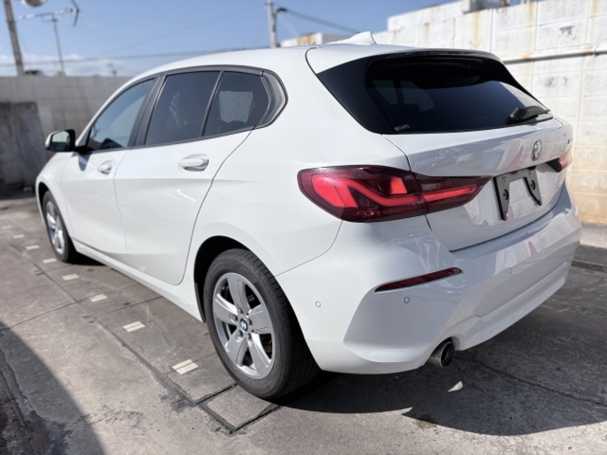 BMW 1 SERIES
