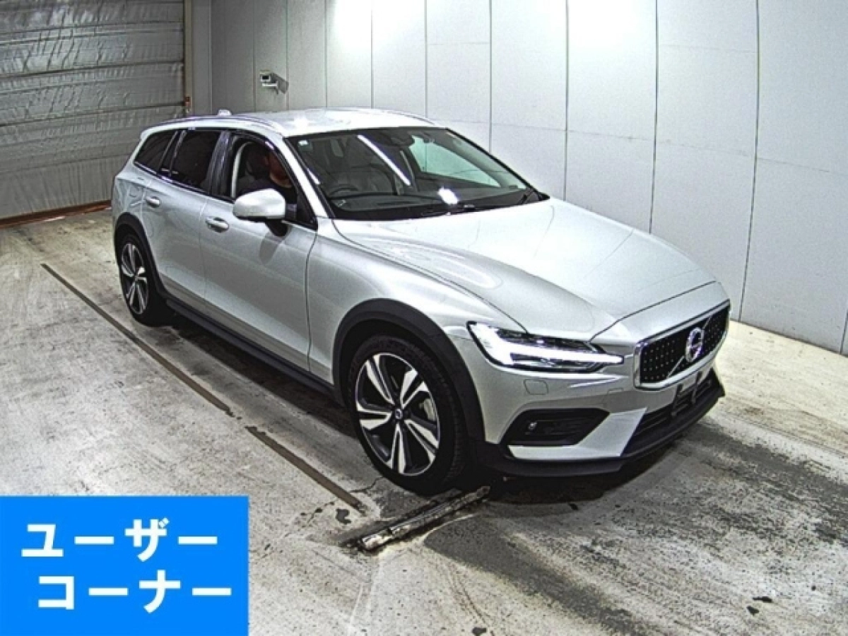 VOLVO V60 ZB420 2019