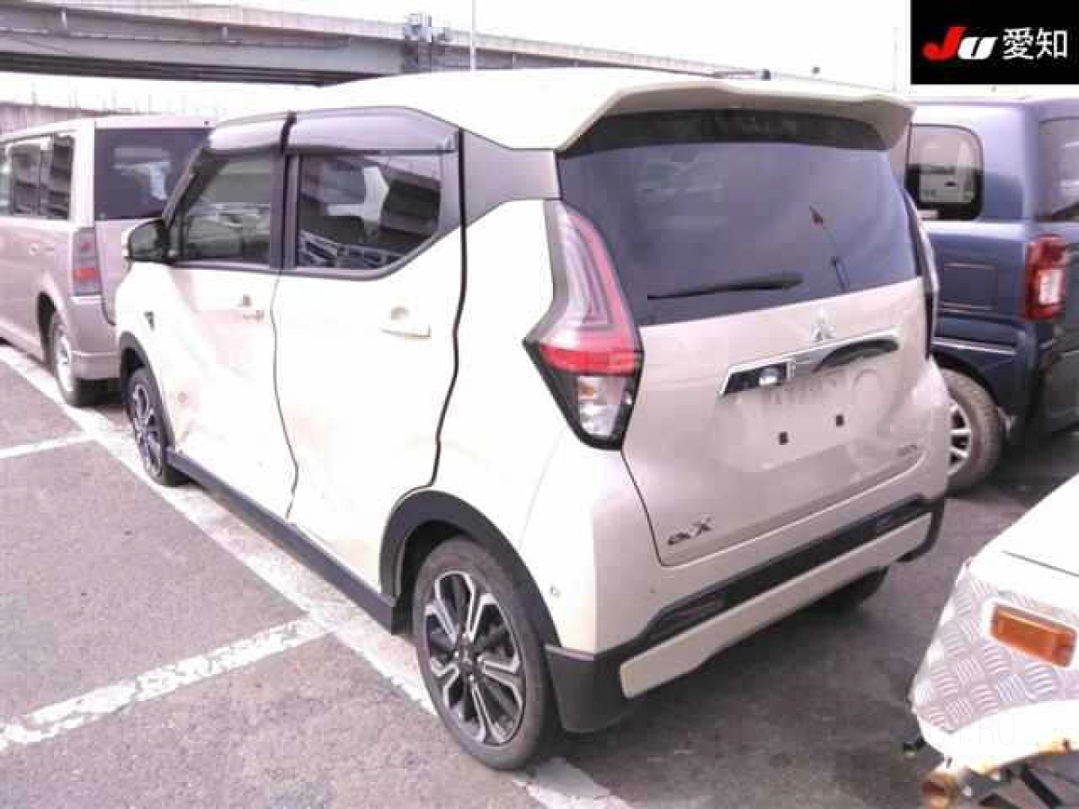 MITSUBISHI EK X EV