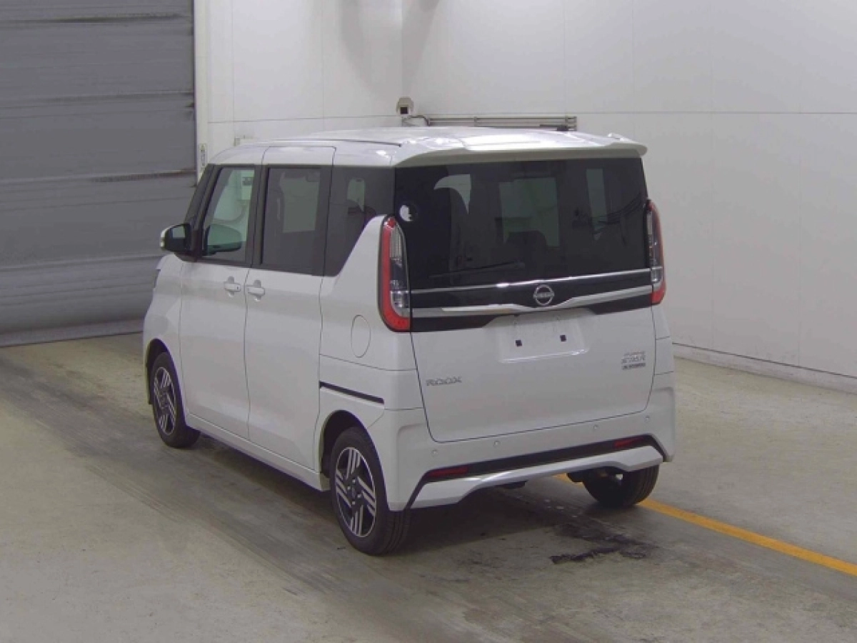 NISSAN ROOX