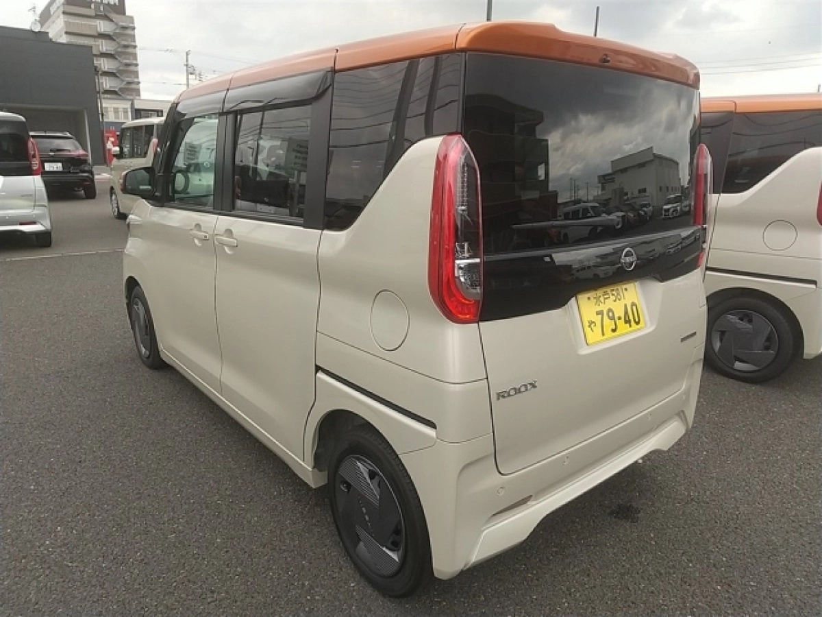 NISSAN ROOX