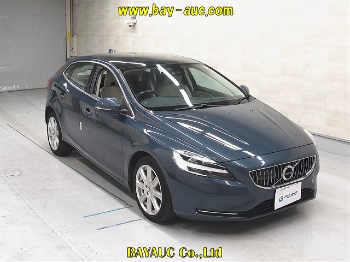 VOLVO V40 MB4154T 2020