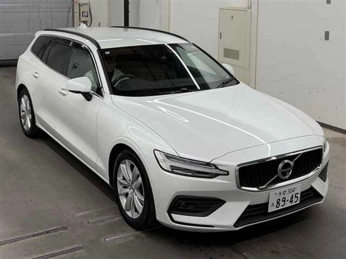 VOLVO V60 ZB420TM 2022