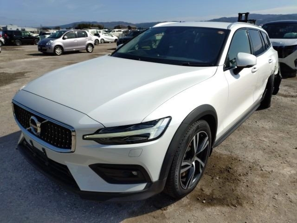 VOLVO V60 ZB420 2020