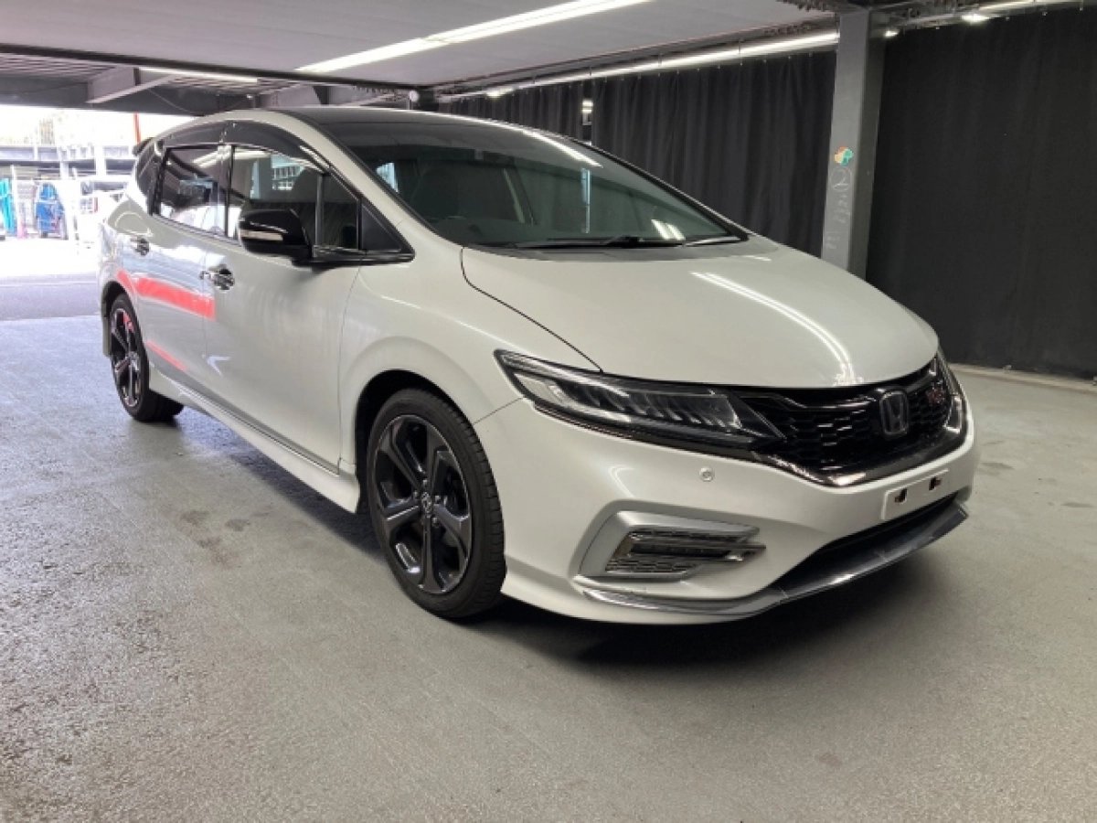 HONDA JADE FR5 2019
