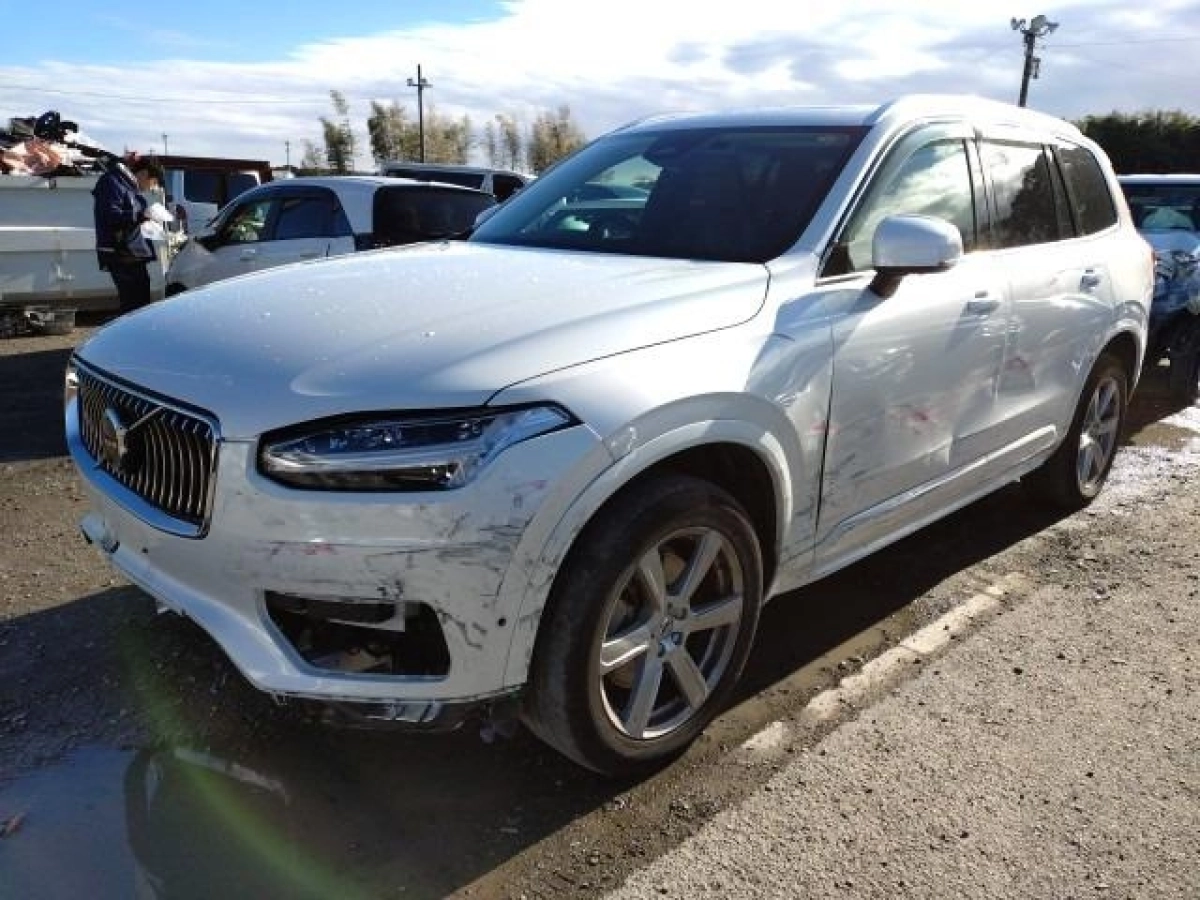 VOLVO XC90 LB420TXCM 2022