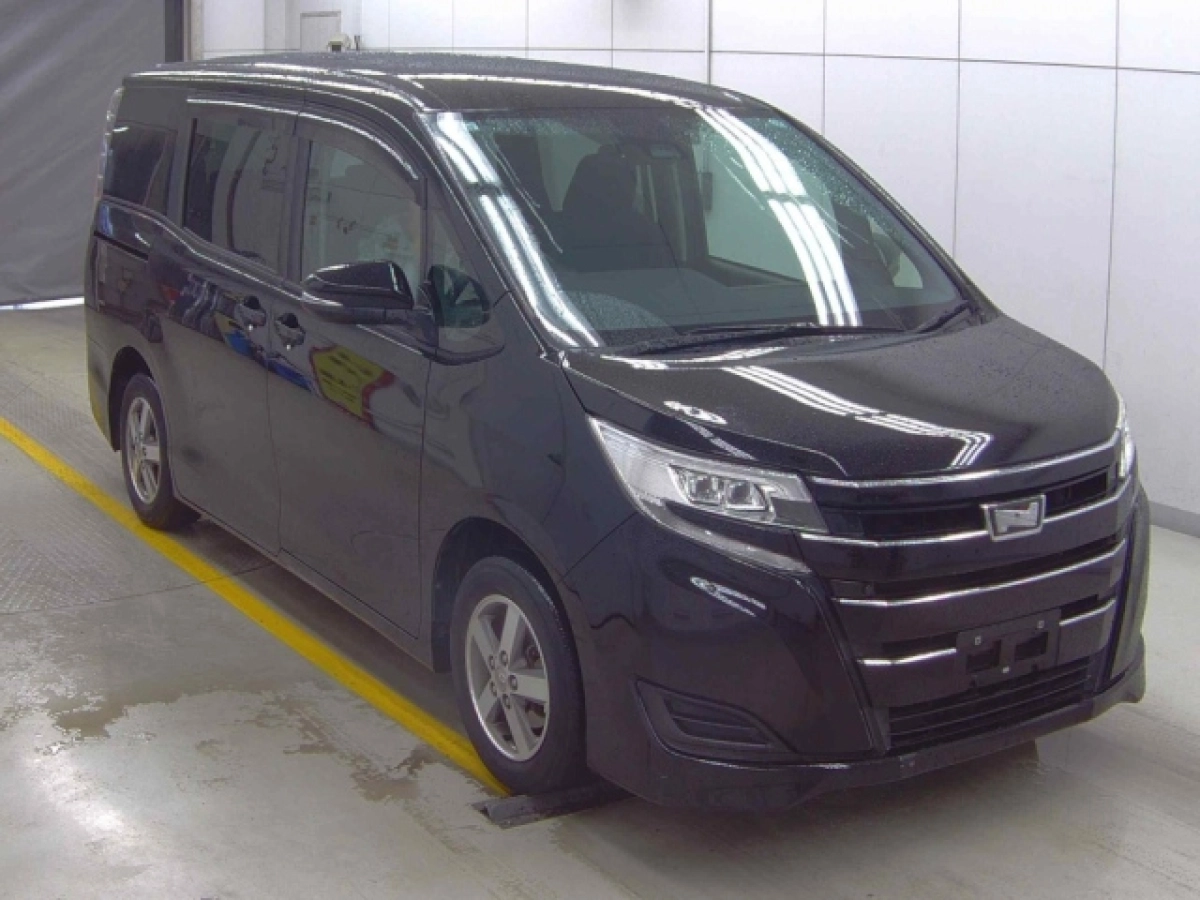 TOYOTA NOAH ZRR80G 2019