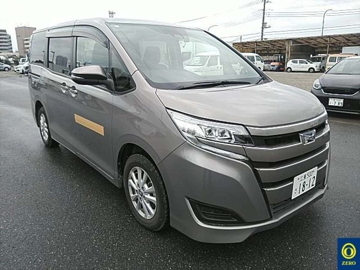 TOYOTA NOAH ZWR80G 2021