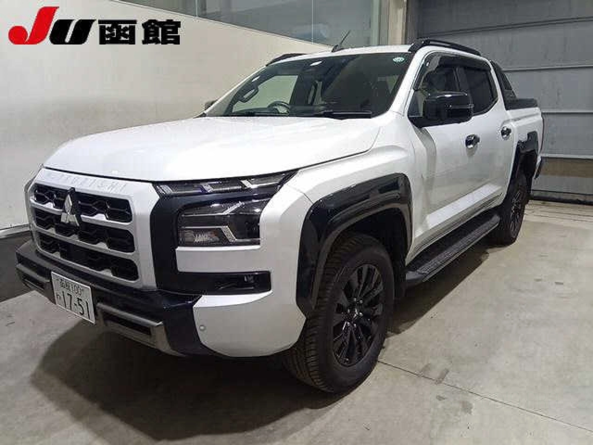 MITSUBISHI TRITON LC2T 2025