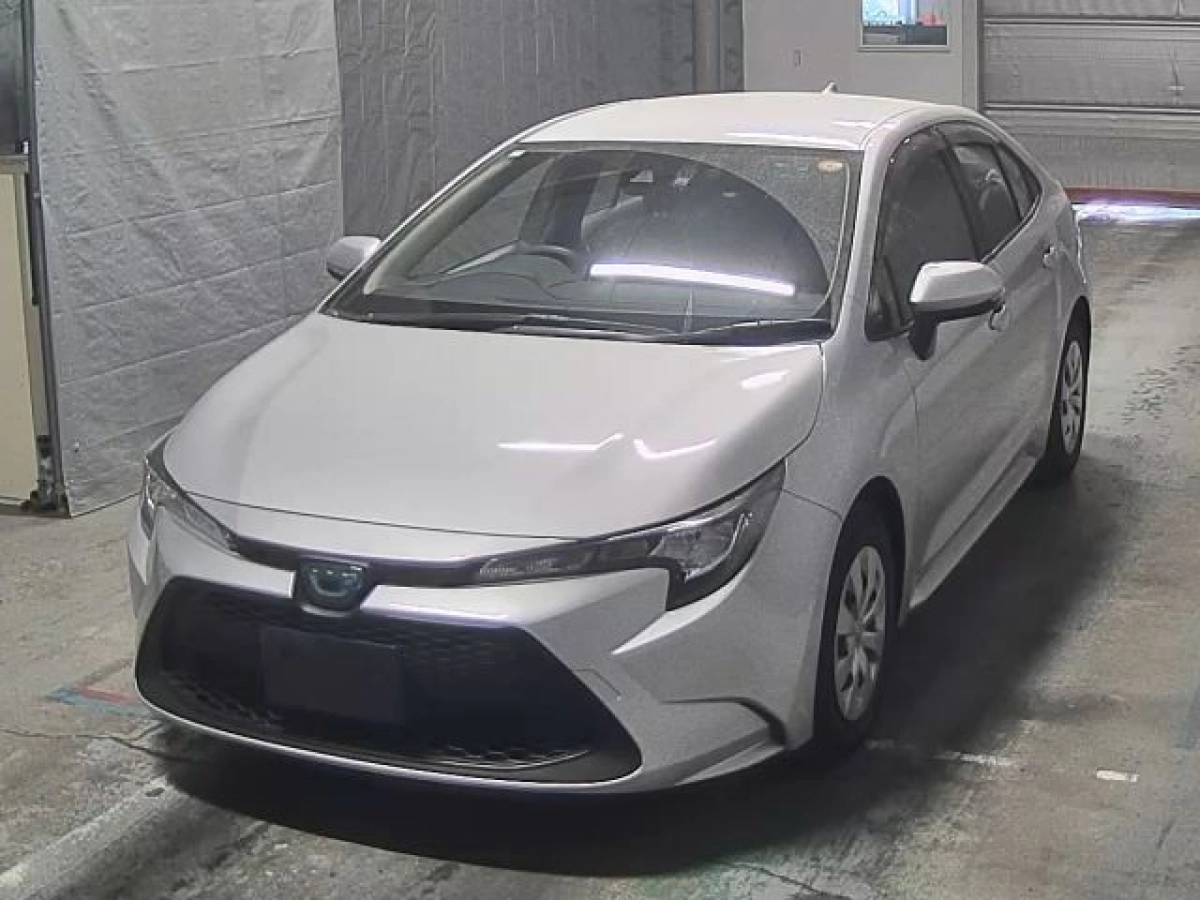 TOYOTA COROLLA ZWE211 2021