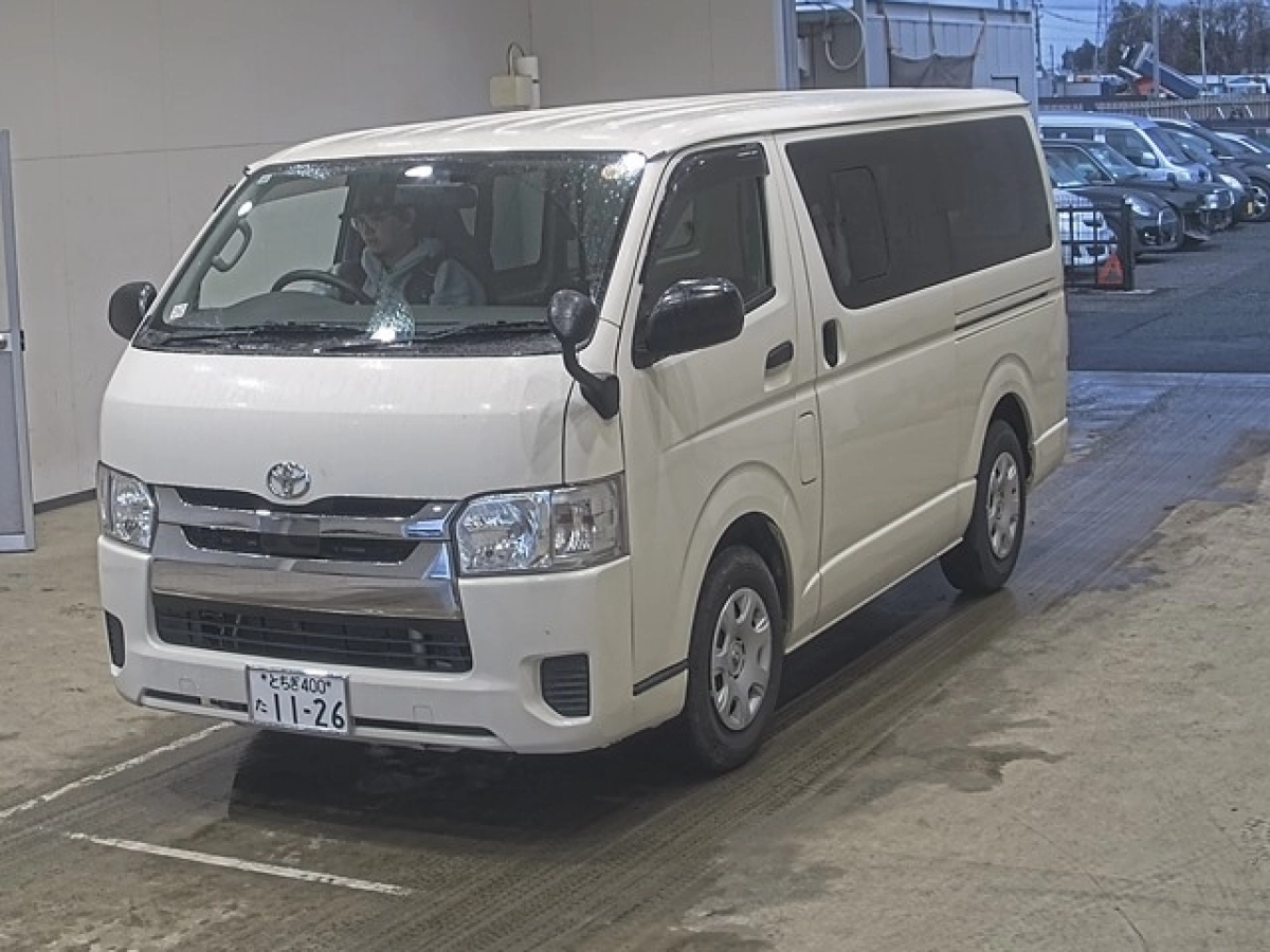TOYOTA HIACE VAN GDH201V 2019