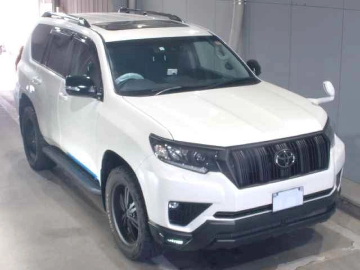 TOYOTA LAND CRUISER PRADO TRJ150W 2023
