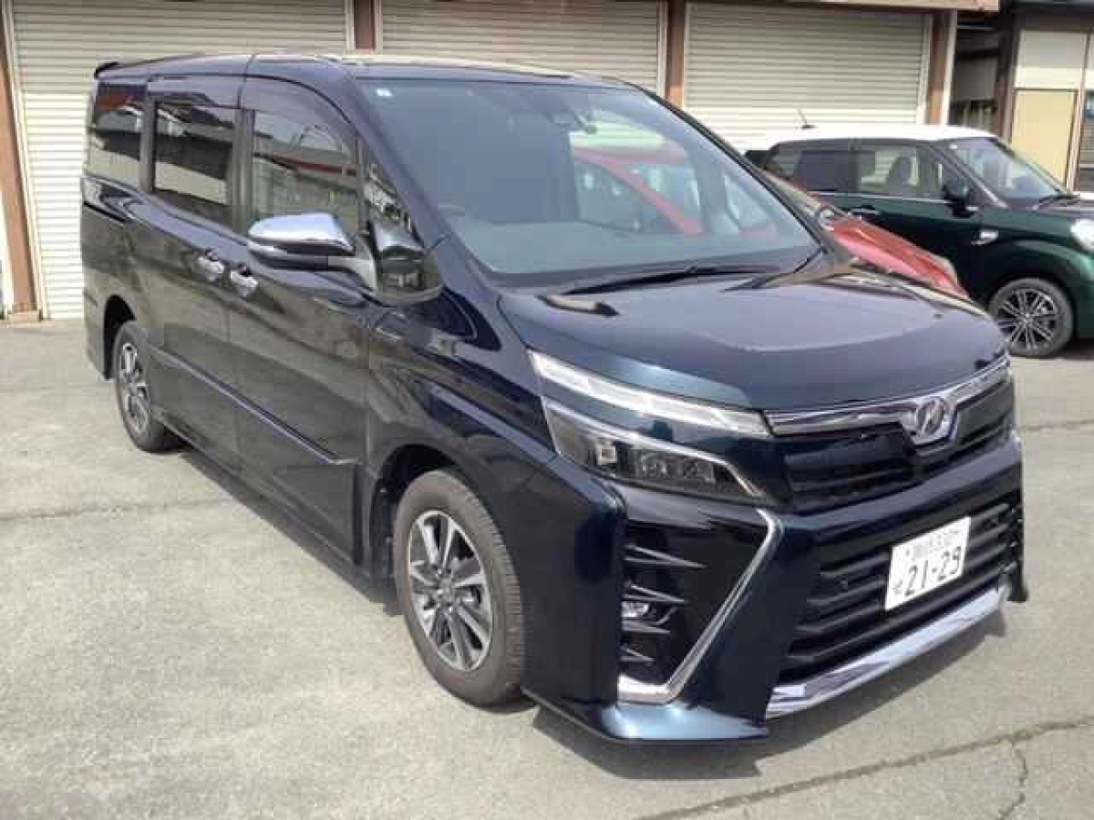 TOYOTA VOXY ZRR85W 2019
