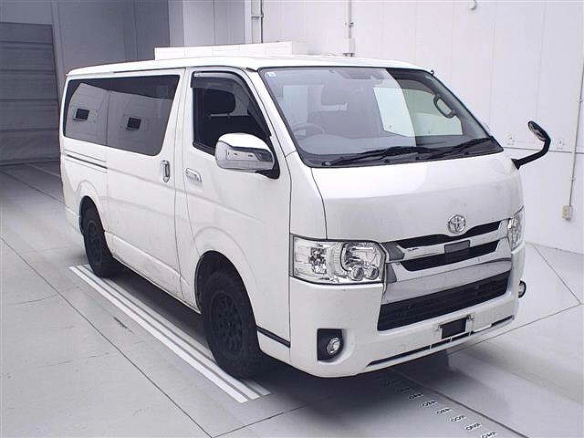 TOYOTA HIACE VAN TRH200V 2019