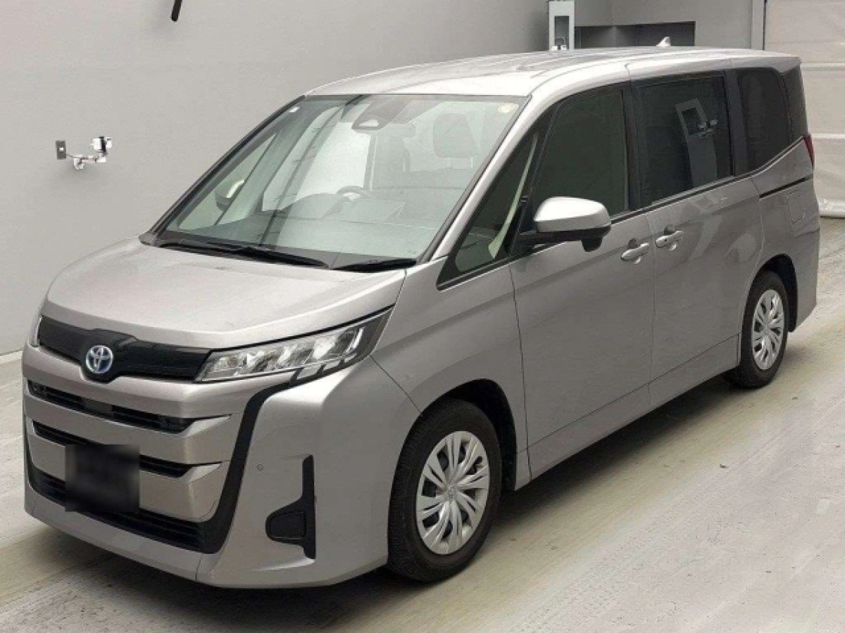 TOYOTA NOAH ZWR90W 2022