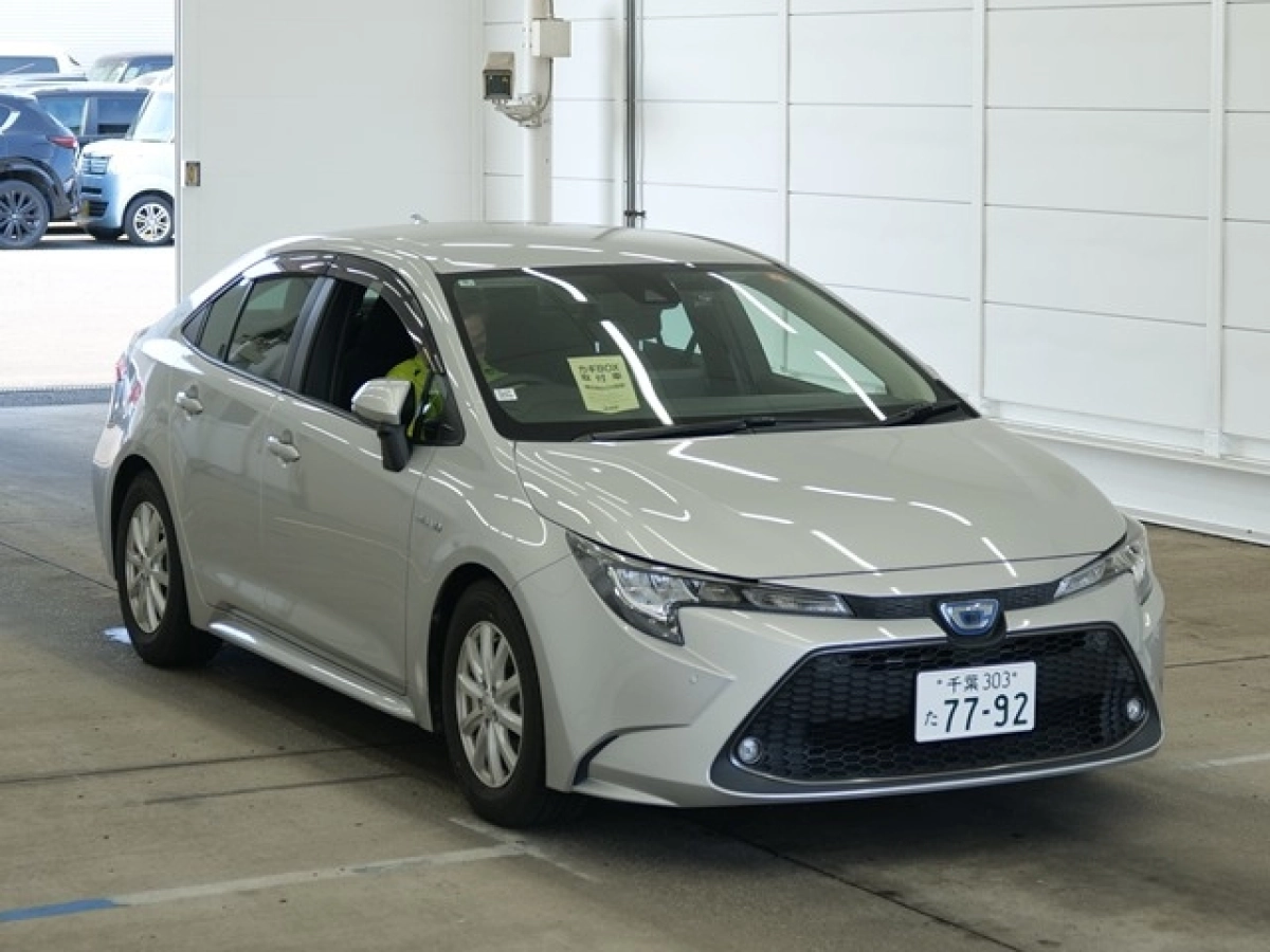 TOYOTA COROLLA ZWE211 2020