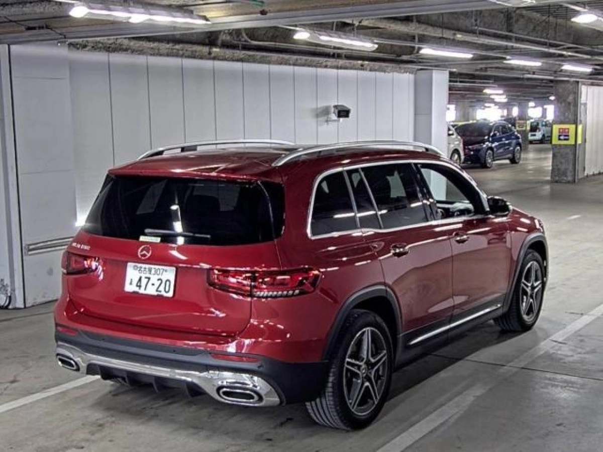 MERCEDES BENZ GLB