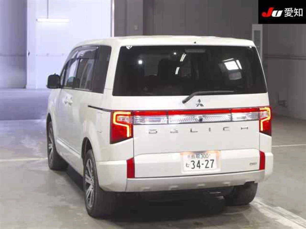 MITSUBISHI DELICA D5