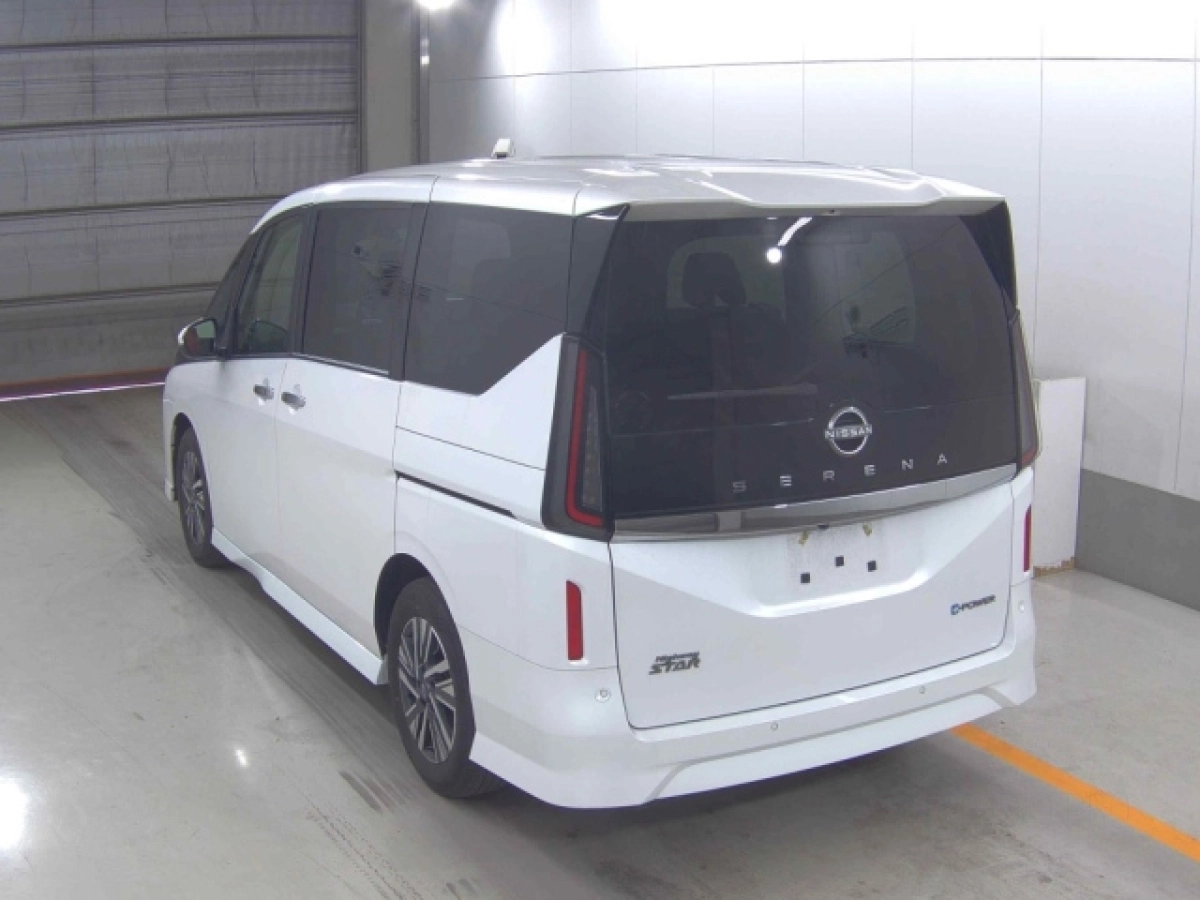 NISSAN SERENA