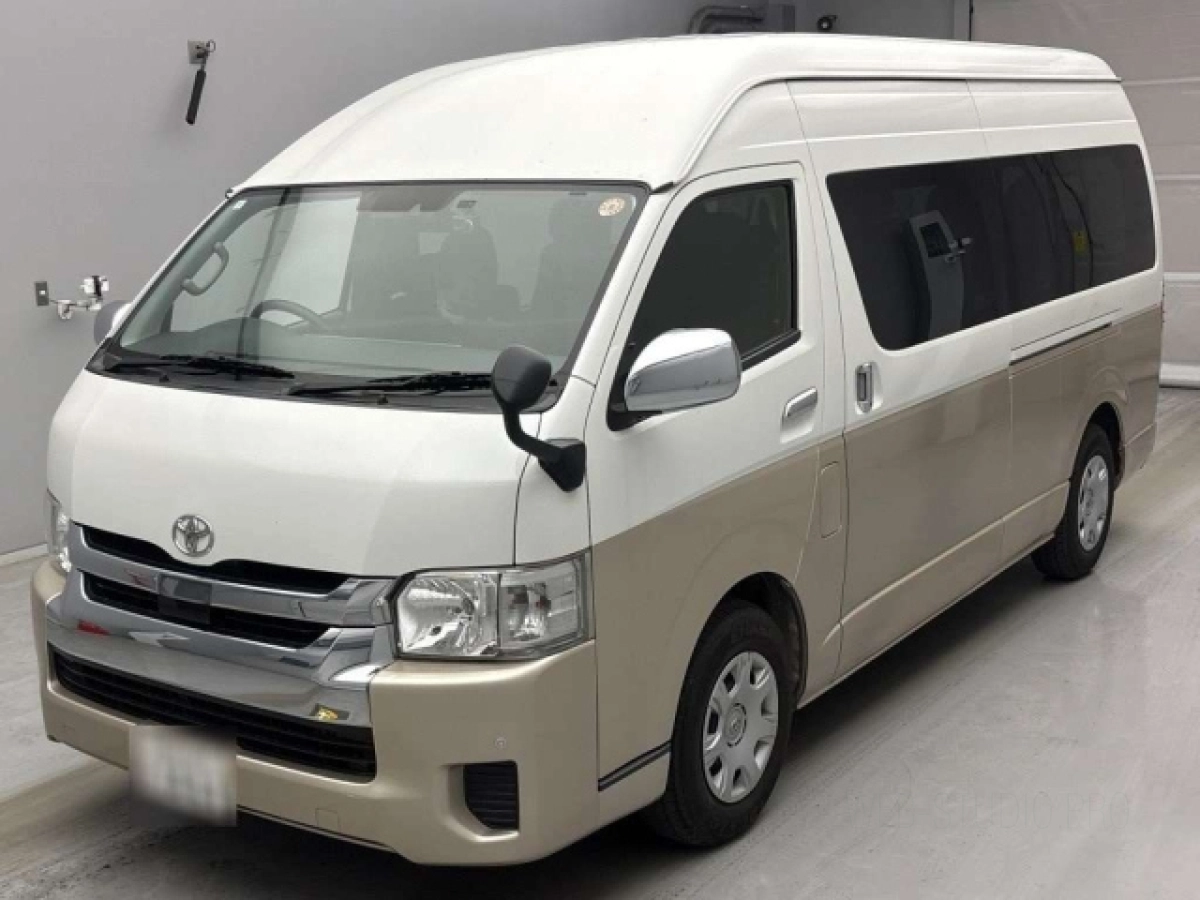 TOYOTA HIACE TRH224W 2020