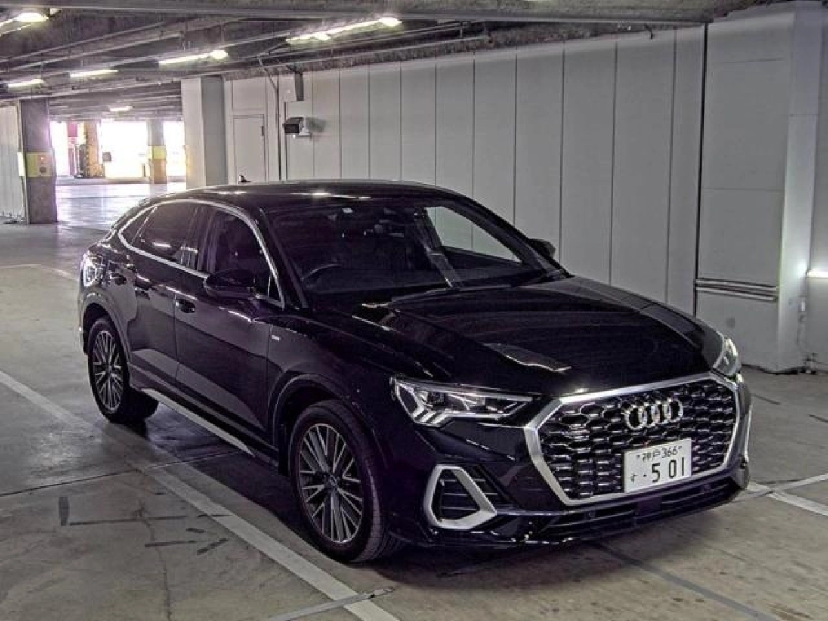 AUDI Q3 F3DFGF 2020