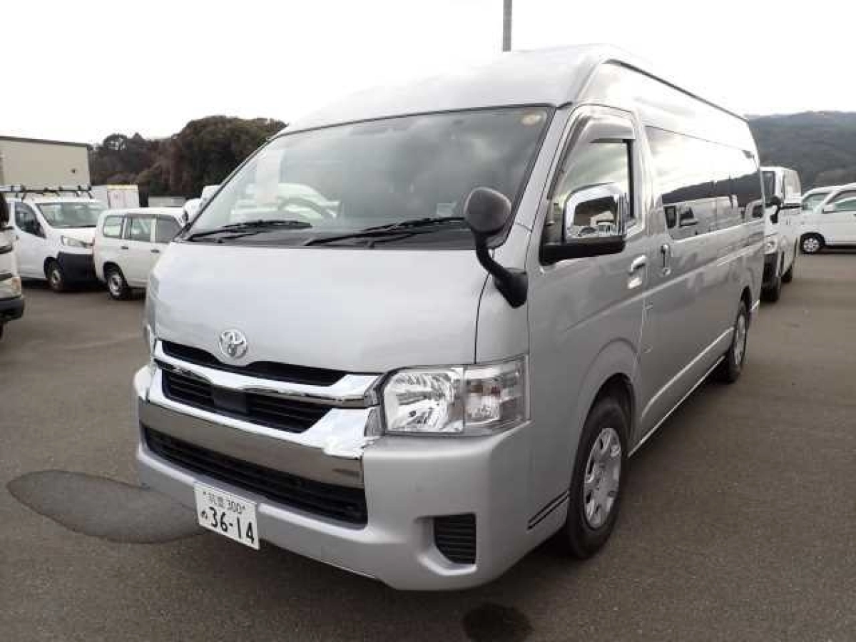 TOYOTA HIACE TRH224W 2021