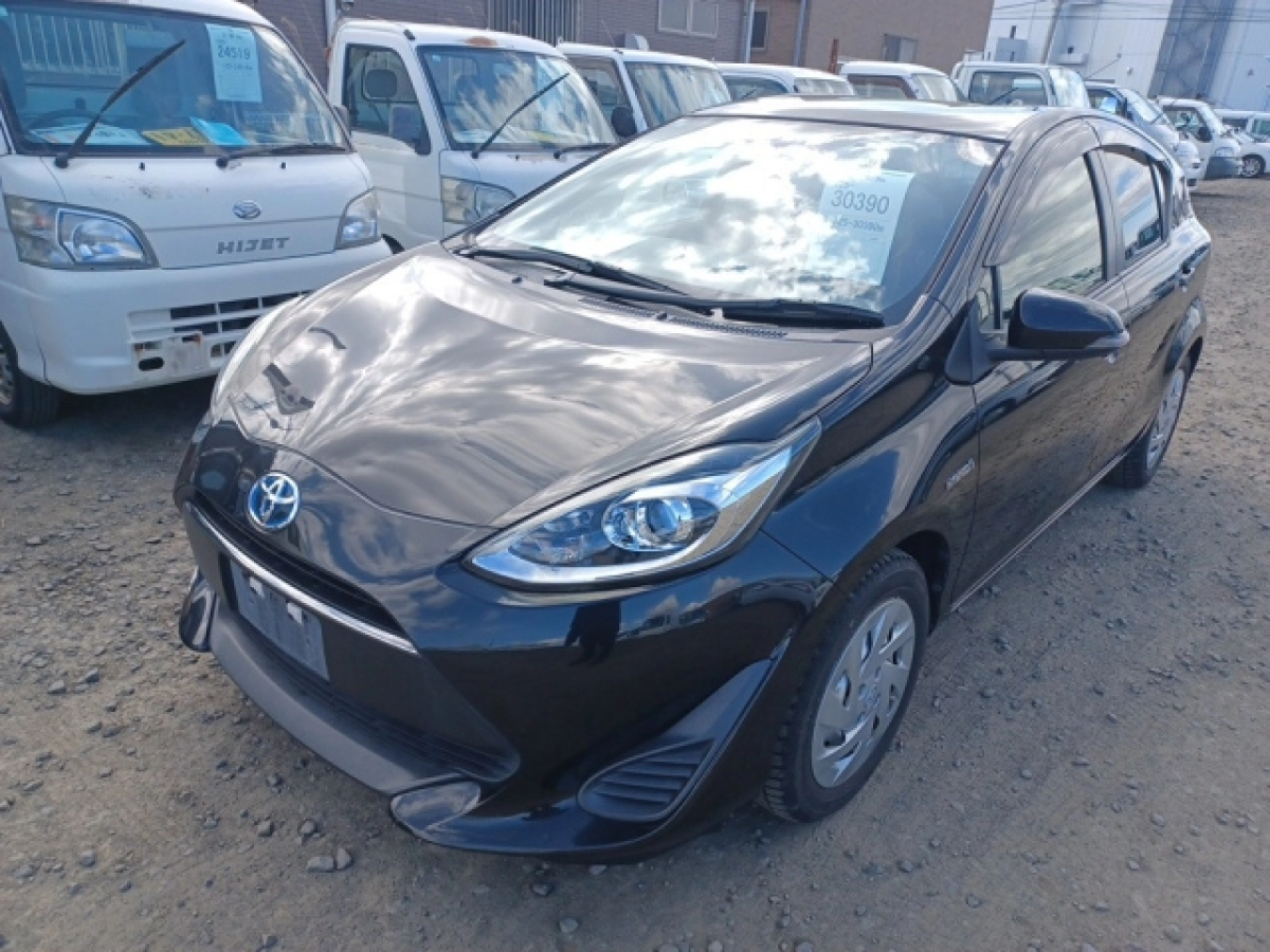 TOYOTA AQUA NHP10 2019