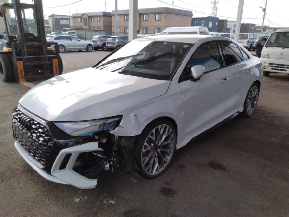 AUDI RS3 GYDNWF 2023