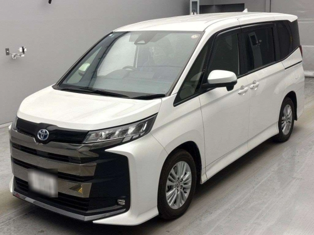 TOYOTA NOAH ZWR90W 2023