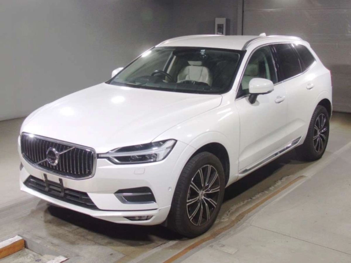 VOLVO XC60 UD4204TXC 2020