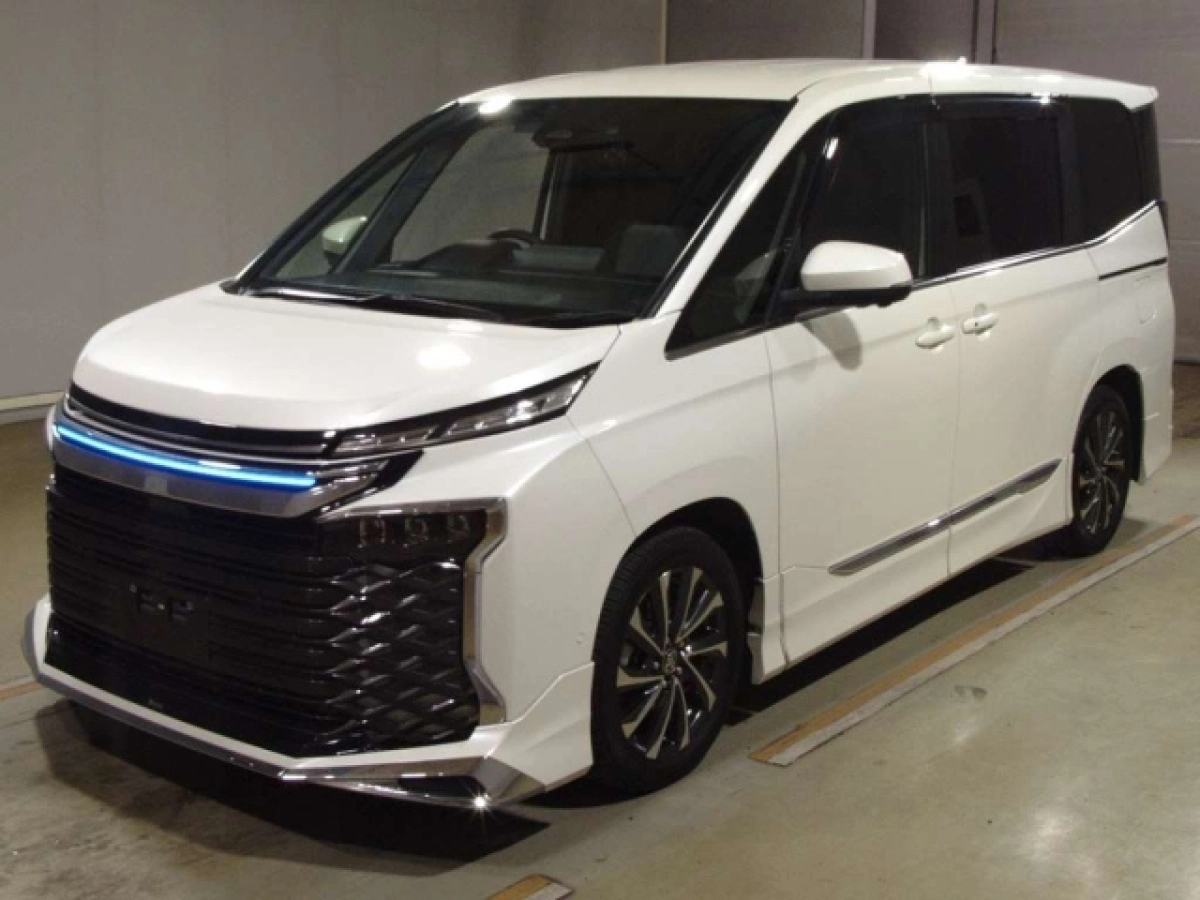 TOYOTA VOXY ZWR90W 2024
