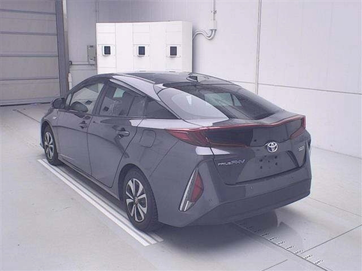 TOYOTA PRIUS PHV