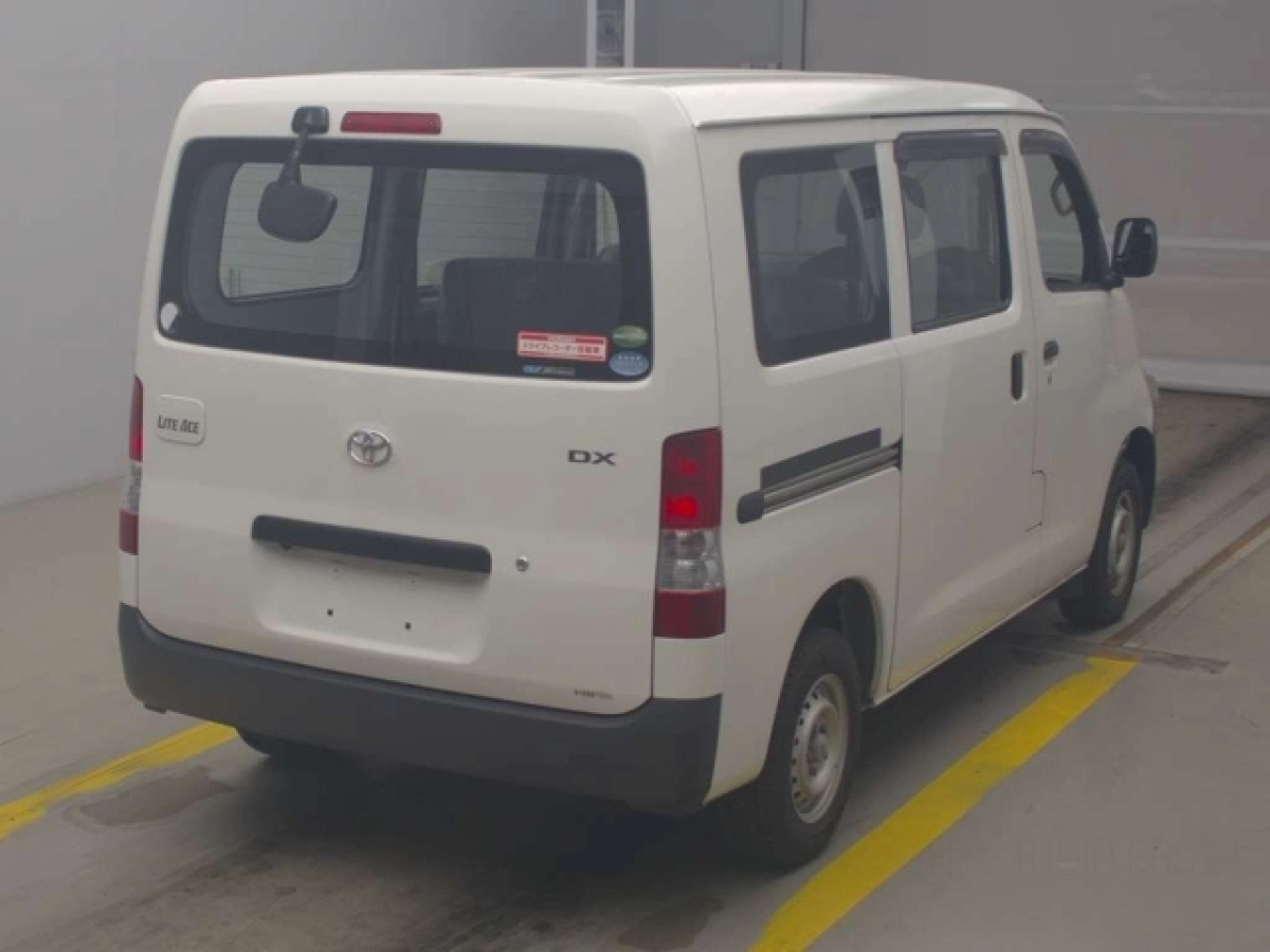 TOYOTA LITE ACE VAN