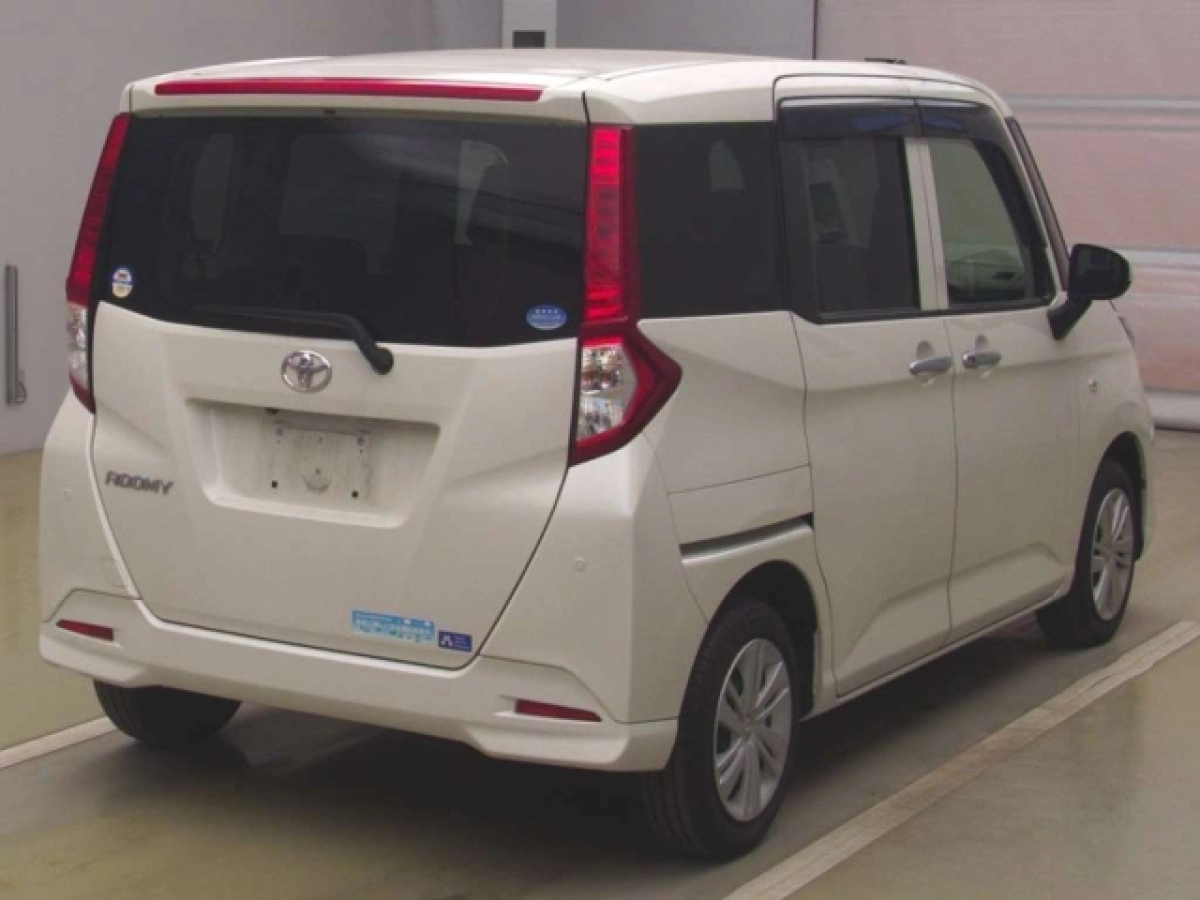 TOYOTA ROOMY